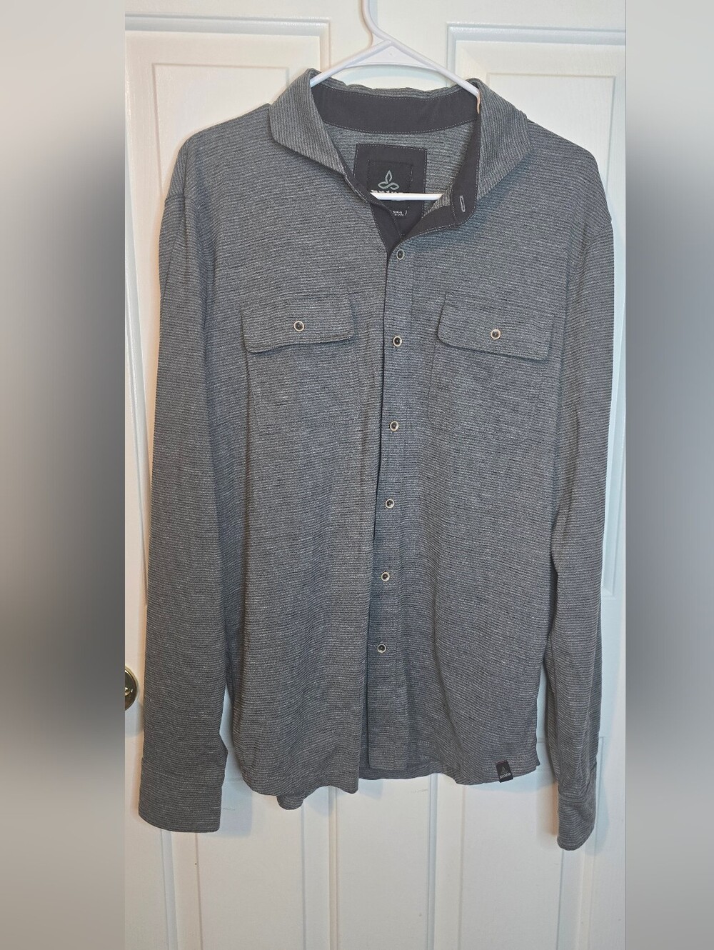PrAna men's Pacer button-down long-sleeve casual shirt Charcol Grey Size medium